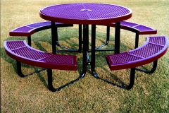 Round picnic table